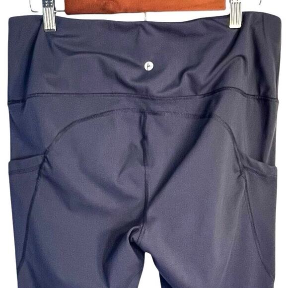 90° by reflex Women's size XXL Navy performance compression leggings w/pockets - Picture 4 of 9